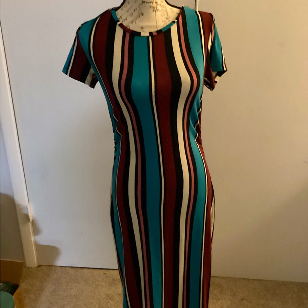 NWOT Kohls Multi-Color Striped Polyester Maxi Short Sleeve Dress Size M